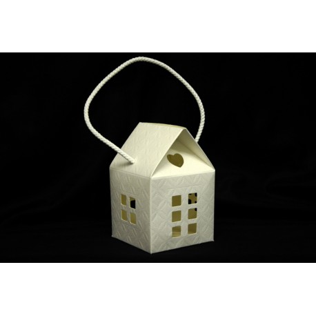 Scatola cartoncino trapuntato forma casa con manico. CM 8x8 H 12