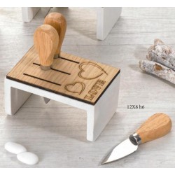 Ceppo legno e resina con 3 coltelli da formaggio, scatola pvc porta confetti interna e scatola. CM 12x8 H 6.5 MADE IN ITALY