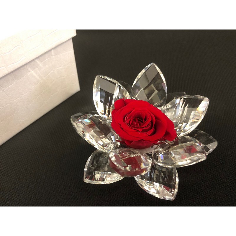 Rosa vera stabilizzata con base cristallo con scatola. Diam. 8 vendita  online su Assisi Souvenir acquista ora