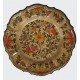 Piatto in ceramica con ricamo a fiori Diam. cm 22- Artigianato Artistico Fatto a Mano