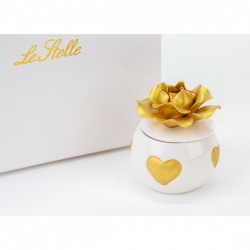 Scatola porcellana con cuori e fiore oro scatola compresa.Mis.7xH7.5