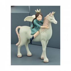 Principessa alata su unicorno. CM 22