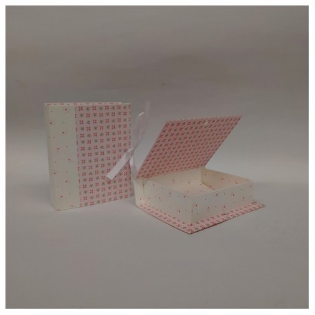 Scatola forma libro cartoncino, soggetti baby. CM 7.5x9.5 H 3
