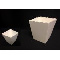 Vaso cartone bianco. Base: CM 7x7 Apertura: CM 9.5x9.5 H 11