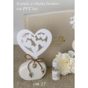 Profumatore ceramica avorio con cuore panno bianco con scatola. CM 17