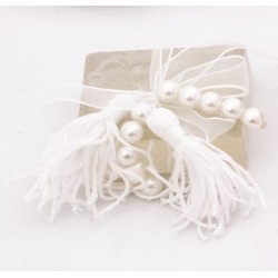 Profumacassetti con nappa e perle 5x4 cm